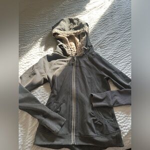 Lululemon Sweater size 6